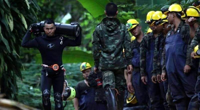 Из затопленных пещер в Таиланде удалось вызволить четырех детей