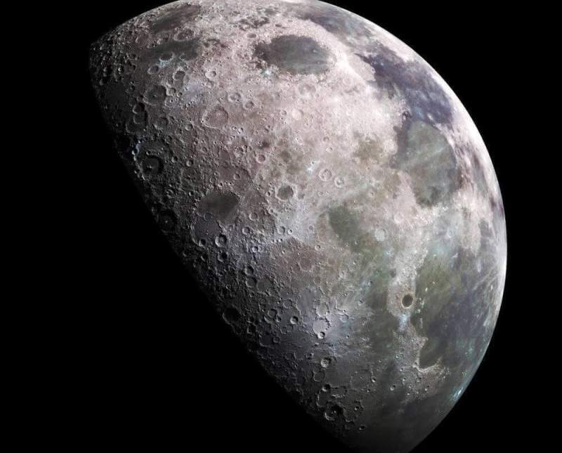 Полет вокруг Луны – новый туристический маршрут