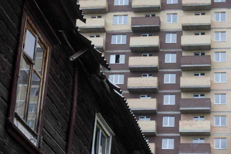 Путин призвал ускорить расселение аварийного жилья