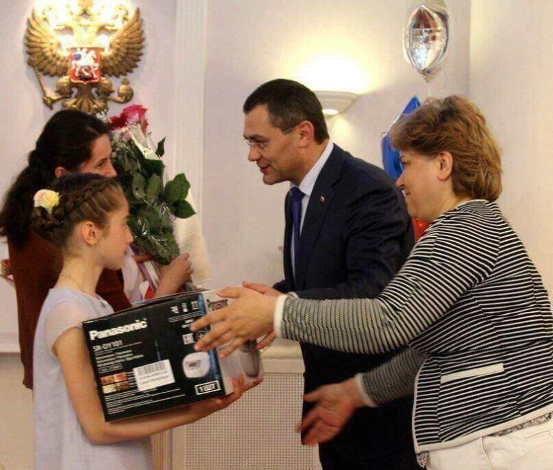 10 колпинских семей получили сертификаты на материнский капитал