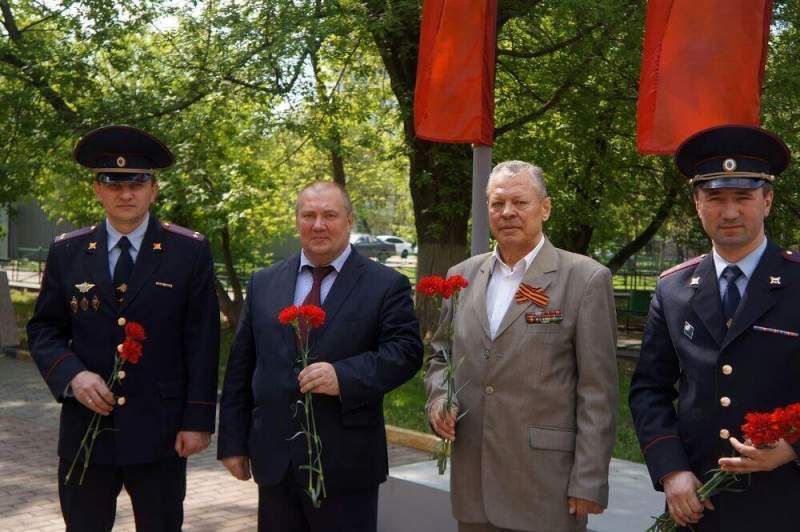 Руководство ОМВД России по району Текстильщики почтили память воинов, павших в Великой Отечественной войне