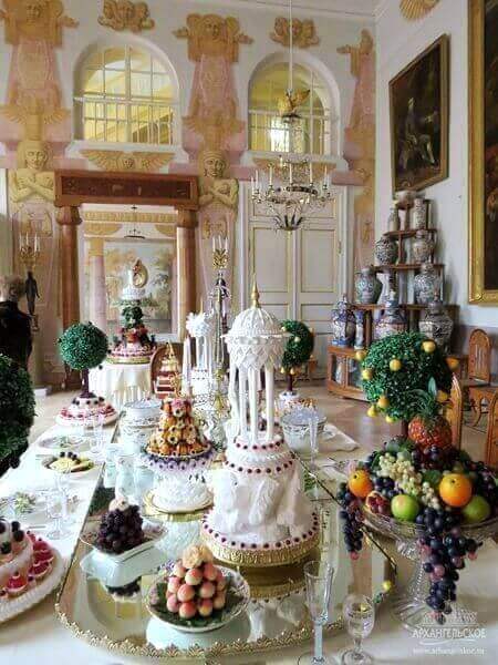 В Музее-усадьбе «Архангельское» открылась выставка «Десерт у князя Юсупова».