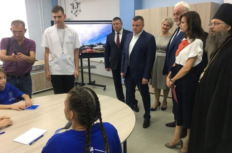Глава региона Александр Никитин провёл урок науки в центре цифрового образования детей «IT-куб.Мичуринск»