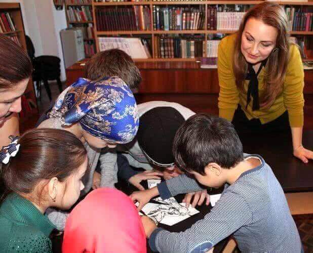Хасавюртовская детвора весело проводит осенние каникулы в городской библиотеке