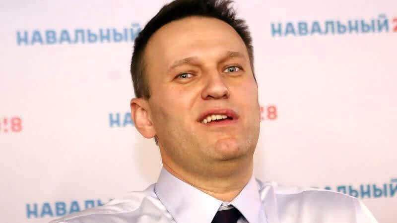 Политический труп Навальный имитирует бурную деятельность с помощью ботов 