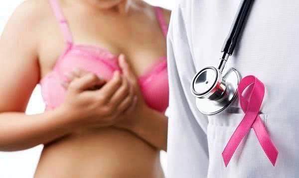 Признаки рака груди: на какие сигналы следует обратить внимание?