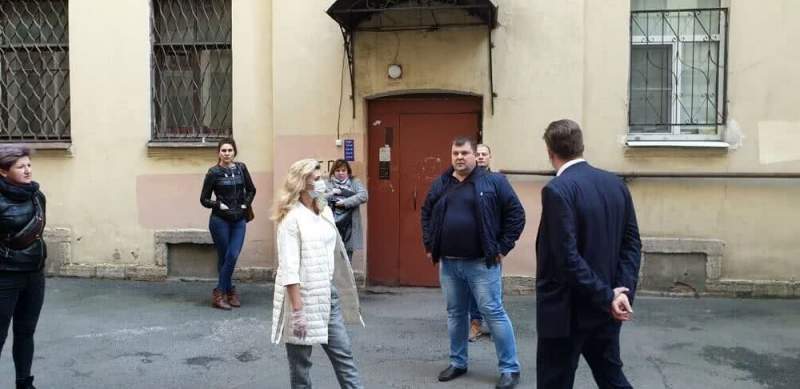 Главный жилищный инспектор Санкт-Петербурга  провела осмотр многоквартирных домов в Центральном районе