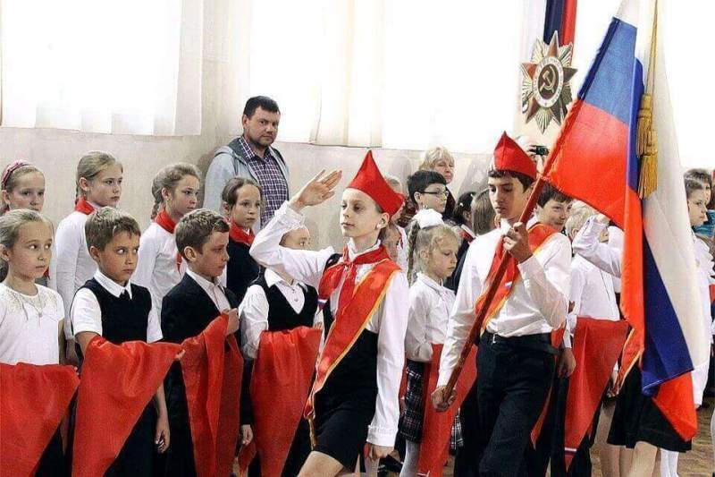 Обязательные уроки патриотизма для ульяновских школьников прокомментировало правительство Москвы