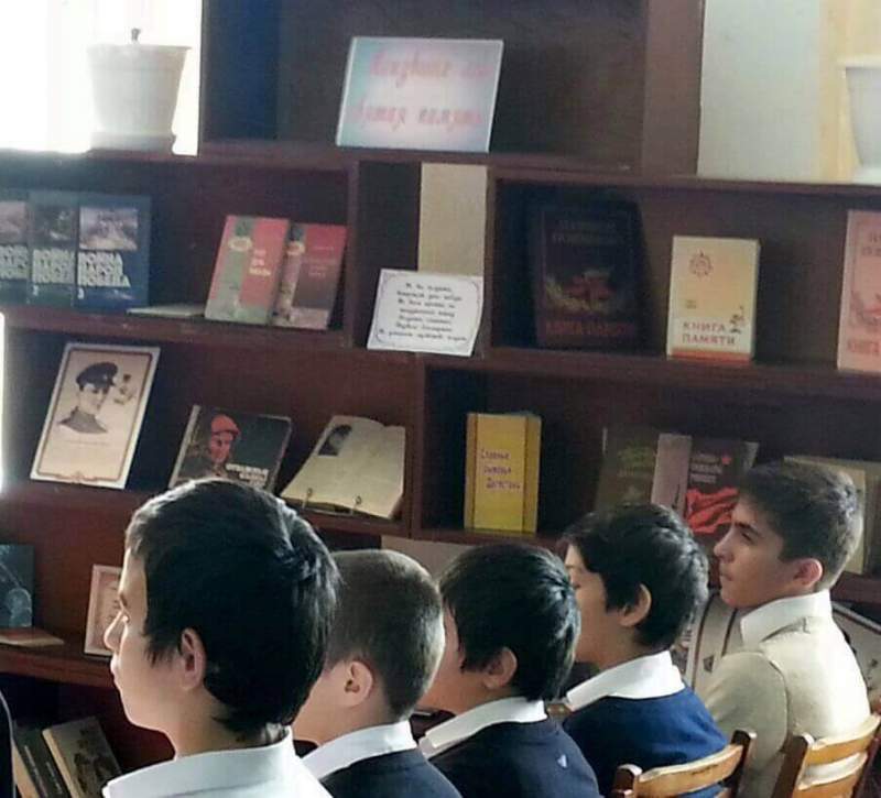 В библиотеках Хасавюрта проходят уроки мужества в честь векового юбилея дагестанца-героя Исы Султанова