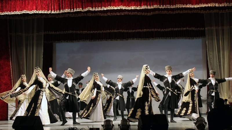 К 8 марта Минкультуры Ингушетии подарило женщинам праздничный концерт мастеров искусств