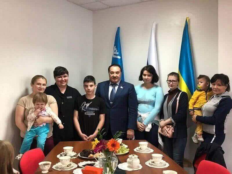 Окружной парламентарий Сергей Великий продолжает акцию «Собери ребенка в школу»