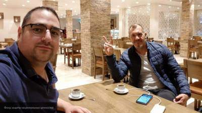 Шугалей и Малькевич поговорили о жизни в питерском кафе