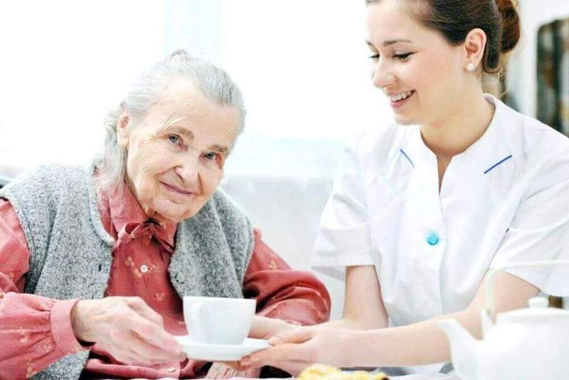 Реабилитация пожилых людей с болезнью Альцгеймера 