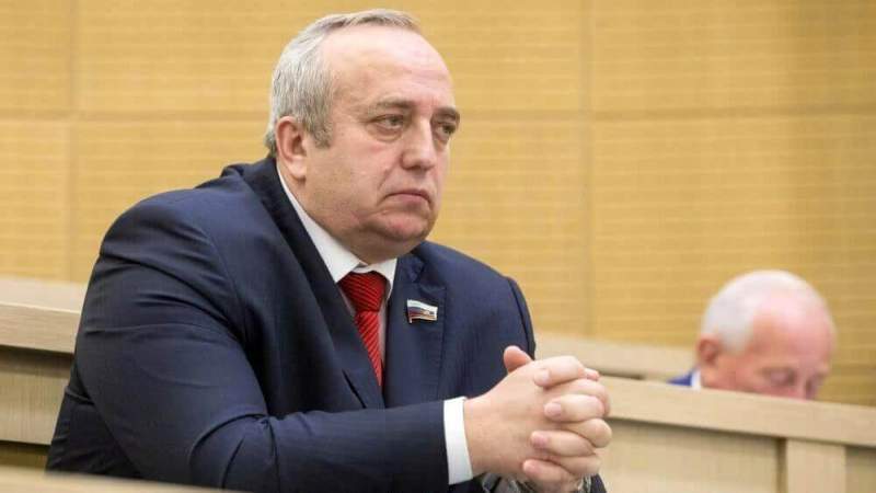 Российский сенатор предложил «разбить лоб» стороннику «раздробления» России