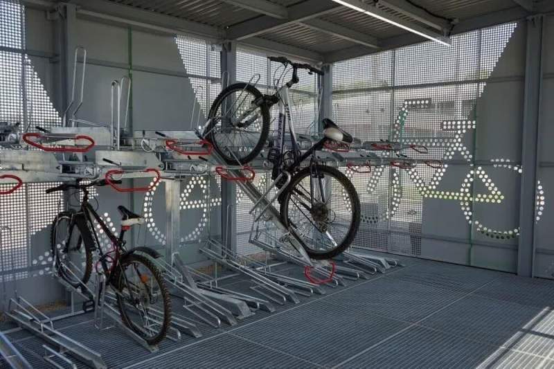 Крытая велопарковка открылась около новой станции метро «Филатов луг»
