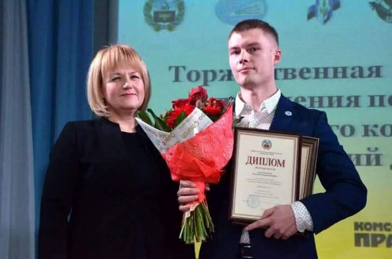 Победителем краевого конкурса «Педагогический дебют-2018» стал учитель гимназии №22 г.Барнаула Роман Колмогоров