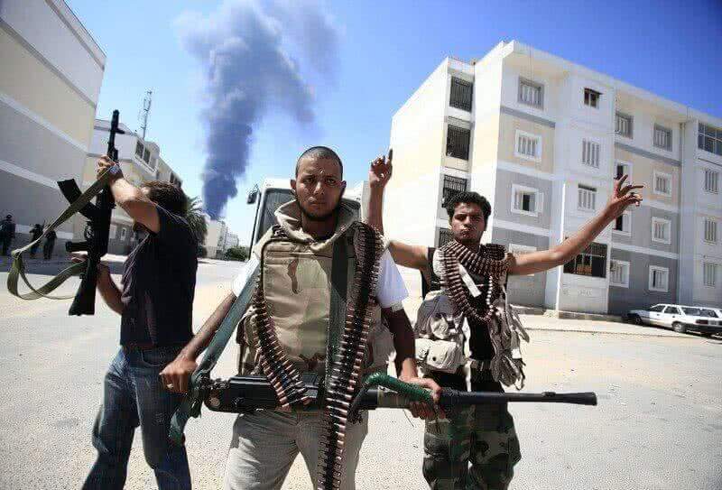 Деньги давай! Ливийские боевики ПНС на грани бунта