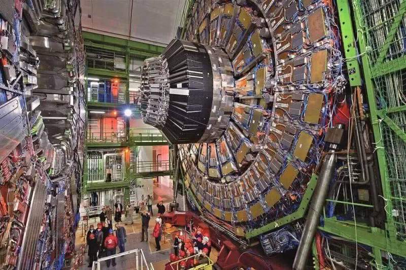 Ученые поспешили с констатацией следов «новой физики» в БАК