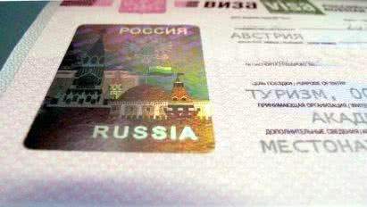 Электронные визы увеличат поток туристов в Россию на 40%: экспертное мнение