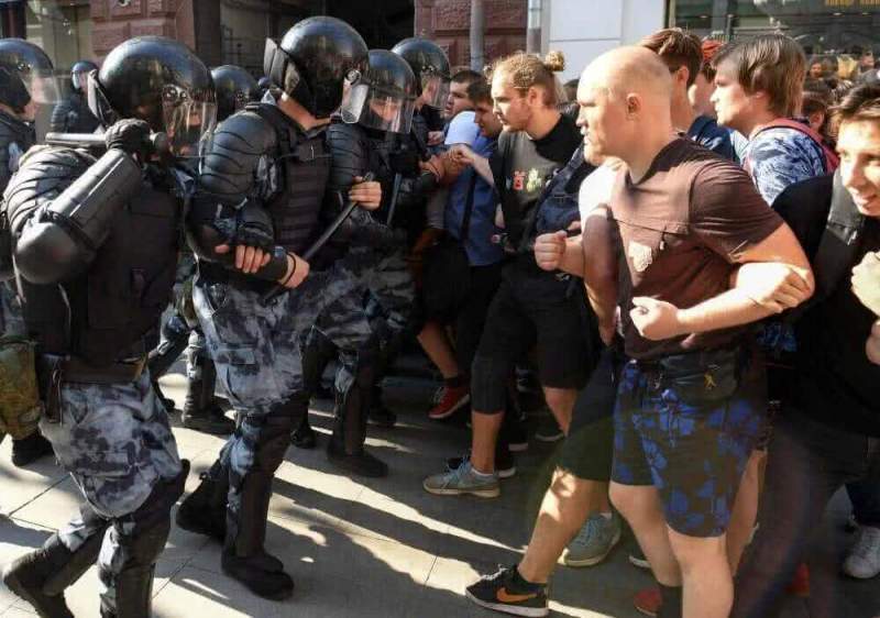 Центр Сахарова готовит провокаторов для сентябрьской волны протестных акций в России