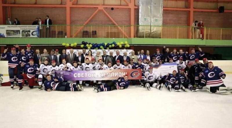 Команда хоккеистов «Светон» стала победителем турнира «Золотая шайба»
