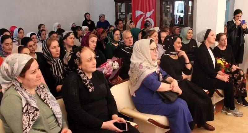 В литературной гостиной библиотеки Хасавюрта обсудили проблемы языков и литератур народов Дагестана