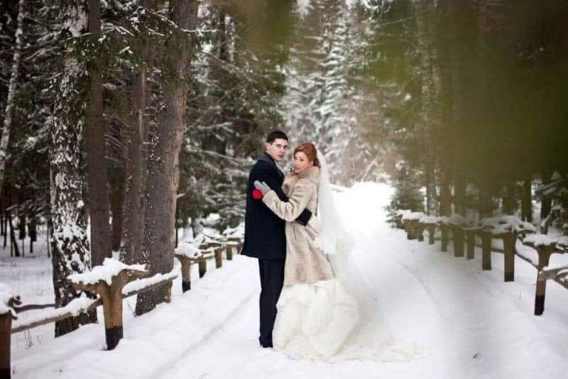 Тонкости выбора свадебного наряда для зимней церемонии