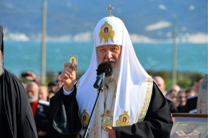 Патриарх Кирилл озаботился связью между геями и банковскими картами