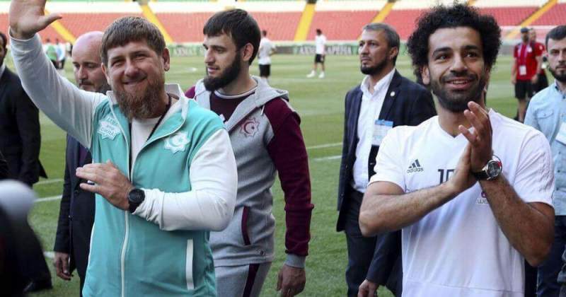 Кадыров заставил Салаха выйти к болельщикам в Грозном 
