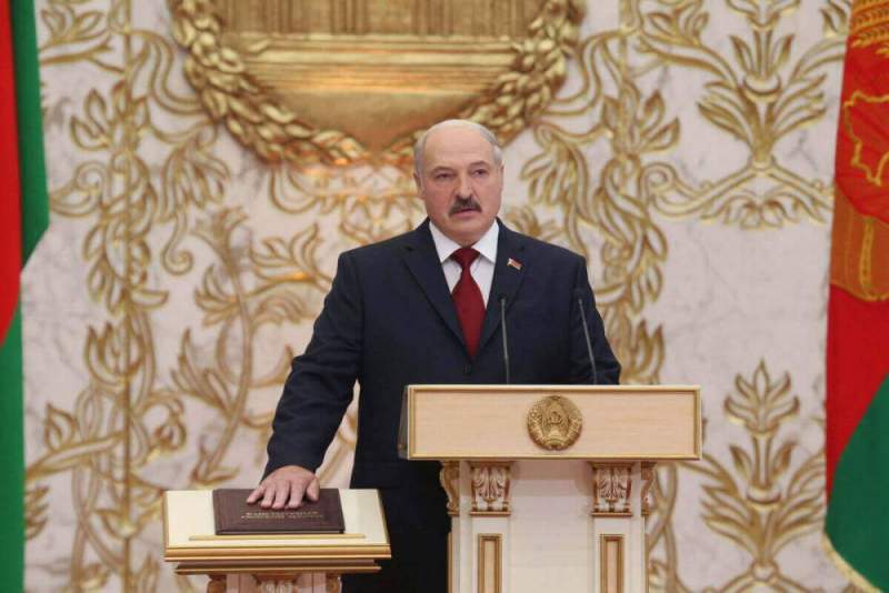 Лукашенко тайно вступил в должность президента Белоруссии