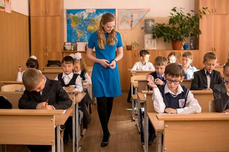 В пяти регионах РФ протестируют новую систему оплаты труда учителей