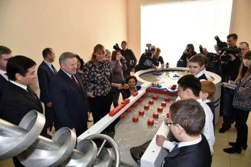Губернатор Хабаровского края поздравил работников дошкольных образовательных учреждений