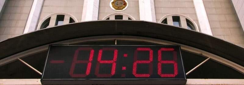 Уличные часы-табло с функцией показа температуры: актуальность установки в городе в 2021 году