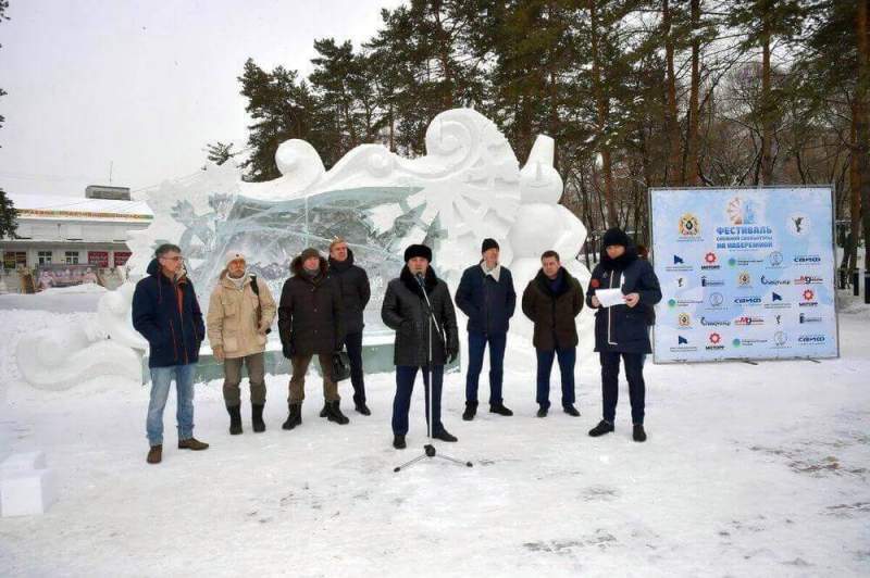 На набережной Хабаровска стартовал краевой конкурс снежных скульптур