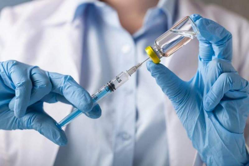 В институте Гамалеи опровергли мнение о том, что российская вакцина от COVID-19 повышает риск заражения ВИЧ