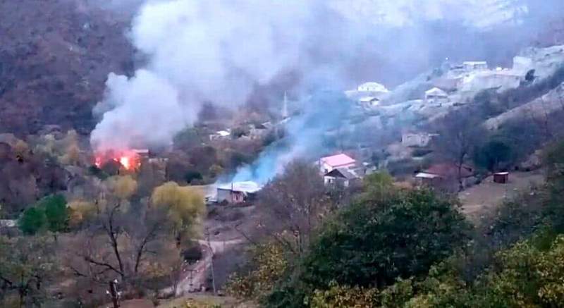 Жители НКР сжигают собственные дома, чтобы те не достались Азербайджану