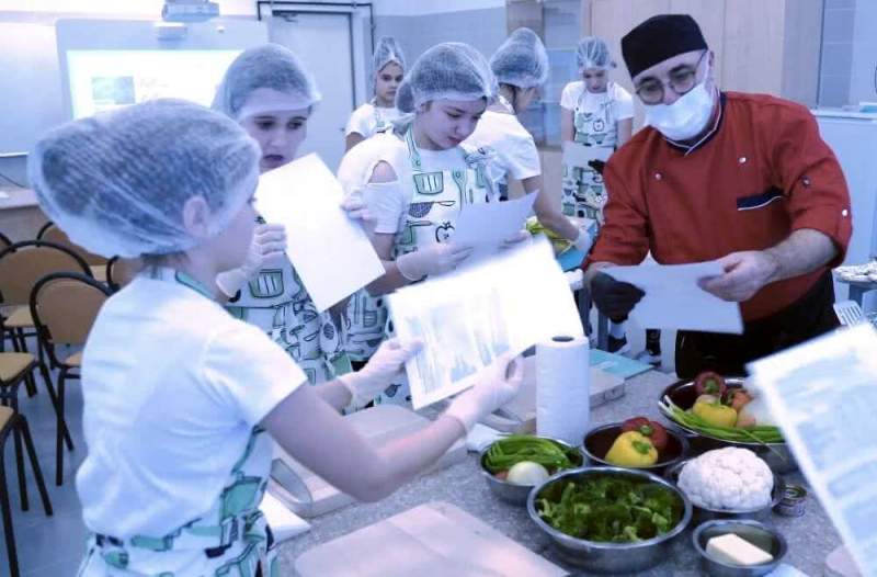 Какао, омлет, овощной суп: ученики столицы прокачивают свои кулинарные навыки