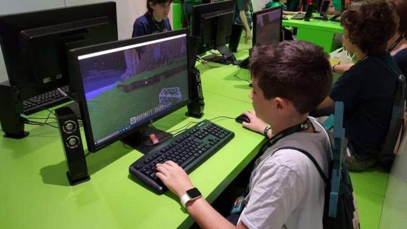 В рамках смены «КиберЛето» московских школьников научат делать компьютерные игры