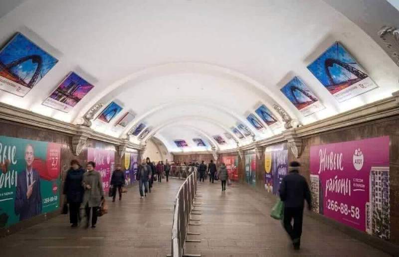 В Московском метрополитене демонтируют всю рекламу