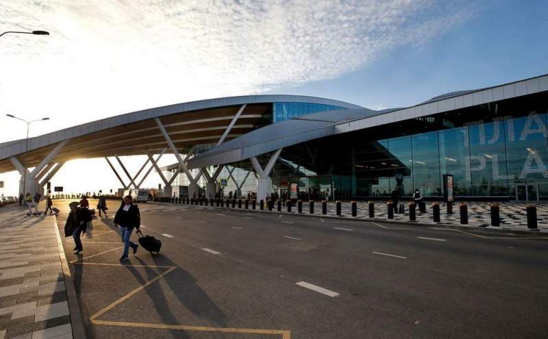 В каких аэропортах России введены ограничения на полеты  