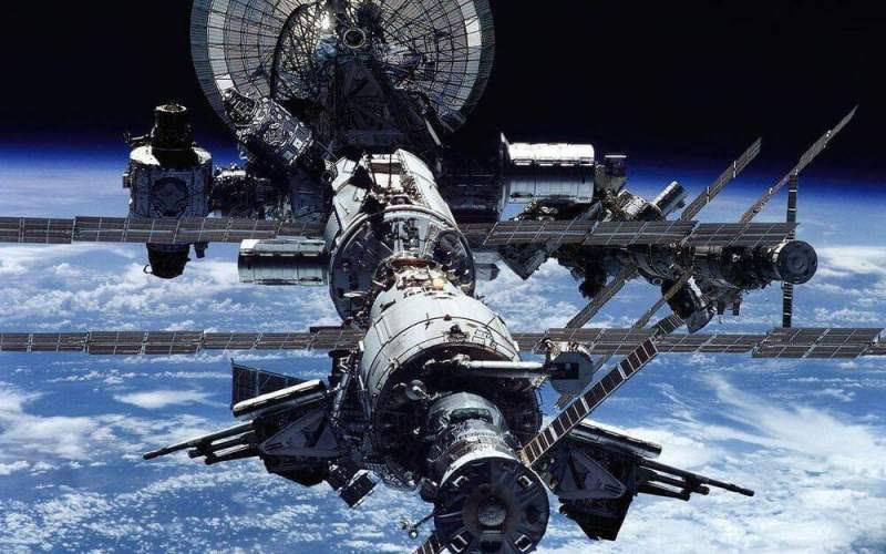 Космонавты опять «намусорили» на МКС
