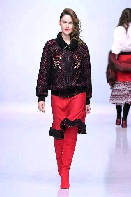 22 марта 2017 года дизайнер Ольга Куницына представила свою коллекцию prêt-à-porter осень-зима 2018 в рамках Недели моды в Москве в Гостином дворе.