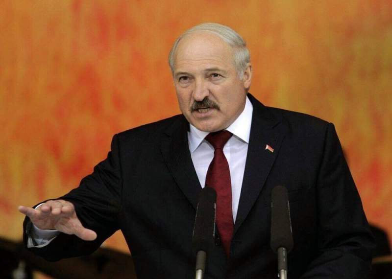 Лукашенко: "Белоруссия осталась островком спокойствия"