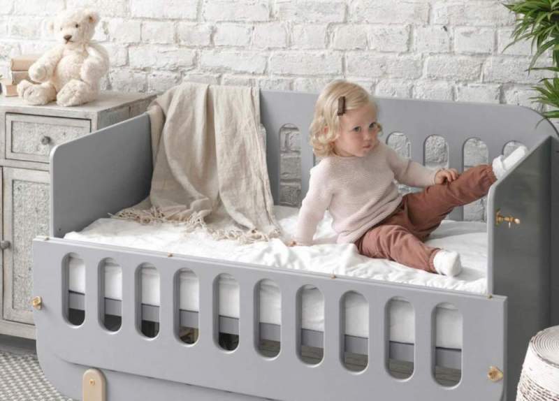 Какую кроватку выбрать для новорожденного?