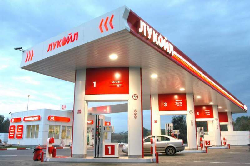 «Лукойл» назвал условия для снижения стоимости бензина до 20 рублей за литр