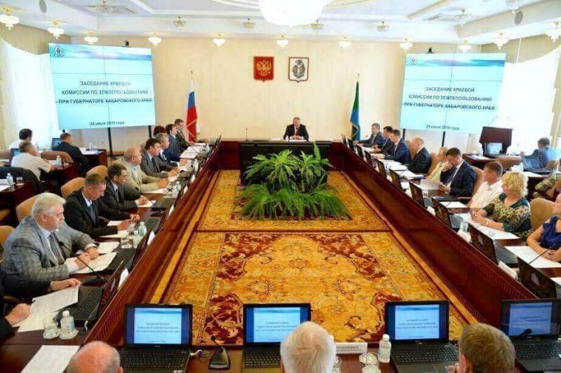 Губернатор Хабаровского края поручил ускорить предоставление земельных участков многодетным семьям