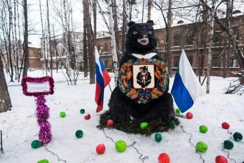 Лучших снежных скульпторов и новогодних декораторов выбрали в ДВЮИ МВД России