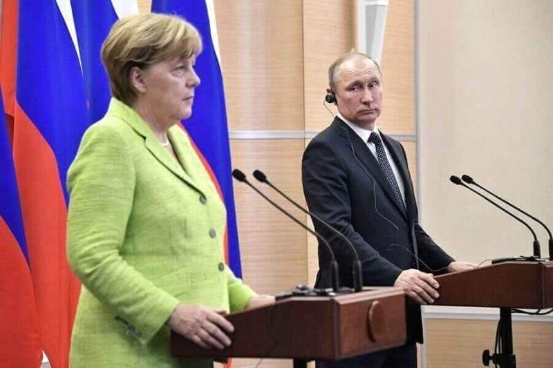 Путин и Меркель провели совместную пресс-конференцию по итогам переговоров в Сочи