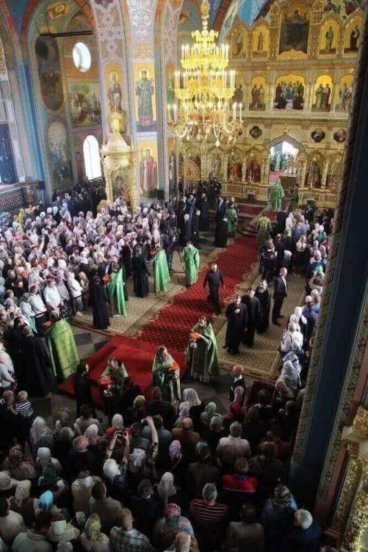 Сегодня на Валааме в Спасо-Преображенском соборе состоялась праздничная Божественная литургия