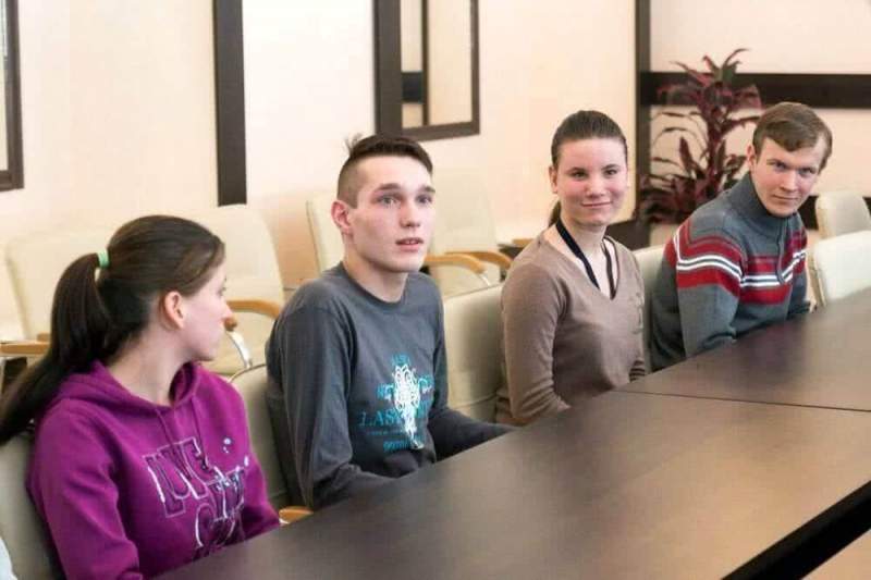Курсанты ДВЮИ МВД России пожертвовали деньги на протез сироте